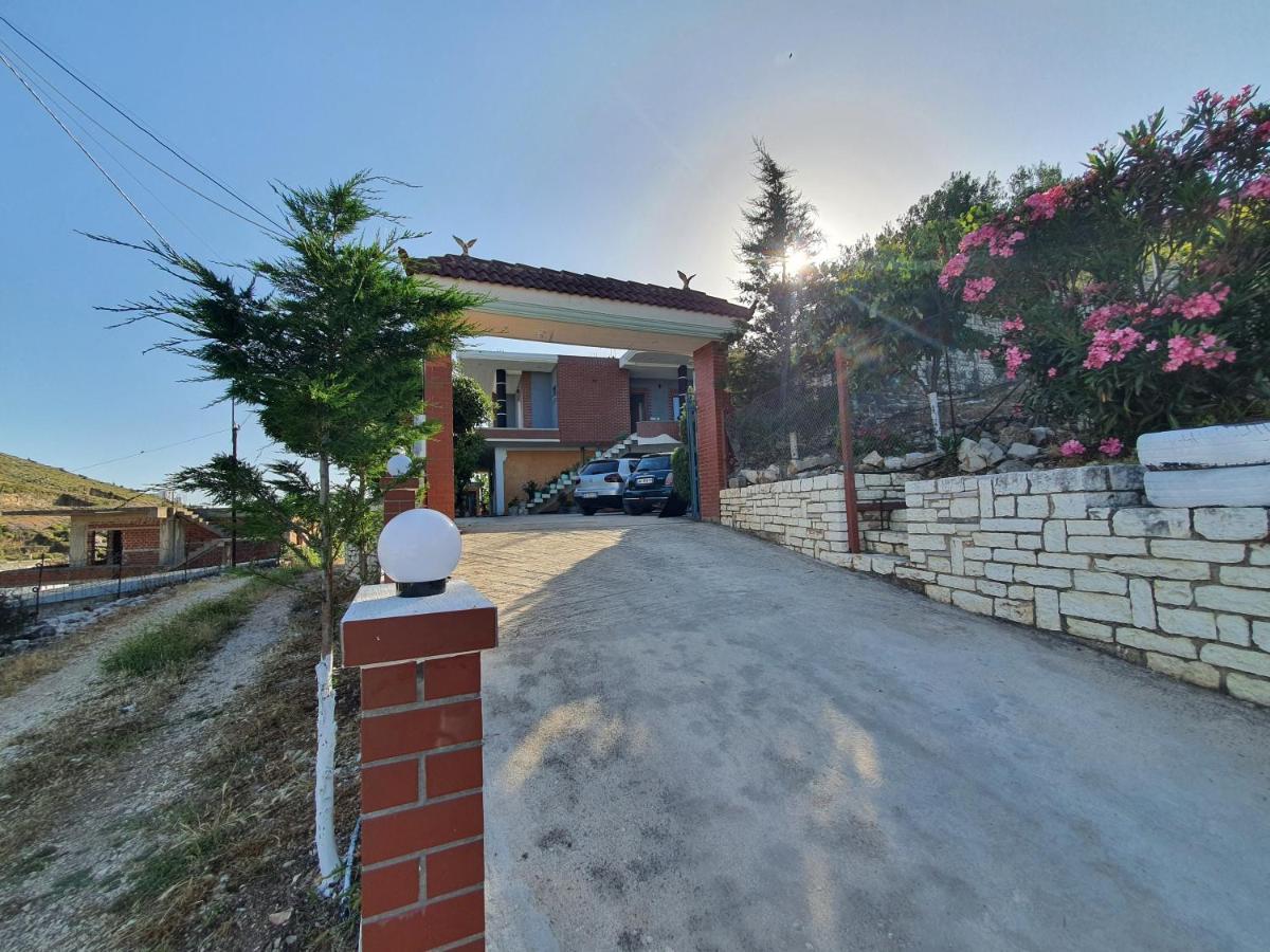 Villa Mehmeti Sarandë Exterior foto